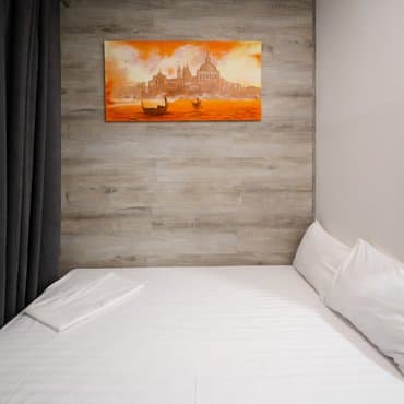 вул. Карела Чапека, 3, кв. 21 (студія 5)