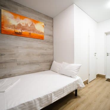 вул. Карела Чапека, 3, кв. 21 (студія 5)