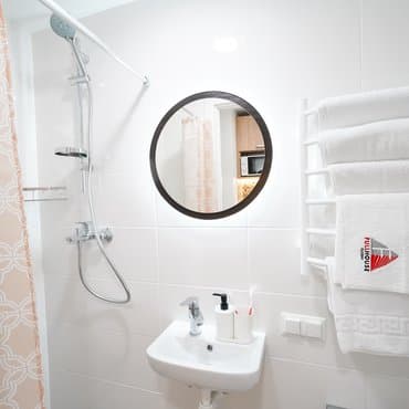 вул. Джона Маккейна, 35Б, кв.2 (студія 2)