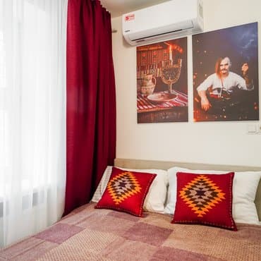 вул. Джона Маккейна, 35Б, кв.1 (студія 7)