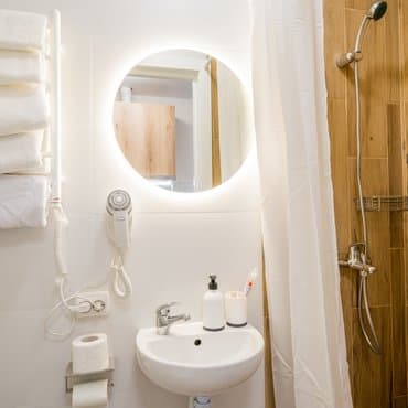 вул. Мілютенка, 11, кв. 165 (студія 2)