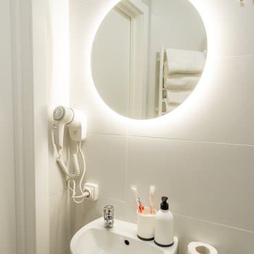 вул. Мілютенка, 11, кв. 165 (студія 4)