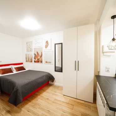 вул. Мілютенка, 11, кв. 165 (студія 4)