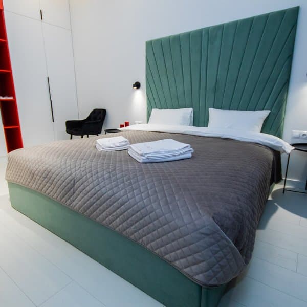 вул. Євгена Чикаленка, 33, кв. 17 (студія 11)