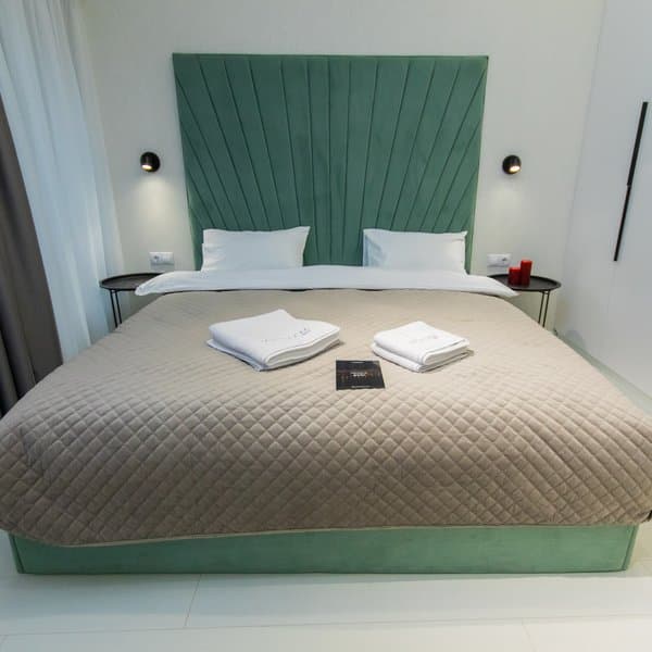 вул. Євгена Чикаленка, 33, кв. 17 (студія 8)