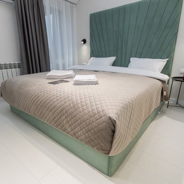 вул. Євгена Чикаленка, 33, кв. 17 (студія 8)