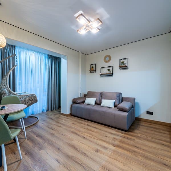 проспект Європейського Союзу, 6, кв. 37 (студія 2)