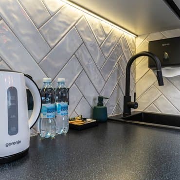 вул. Набережно-Рибальська, 27, кв. 13 (студія 2)