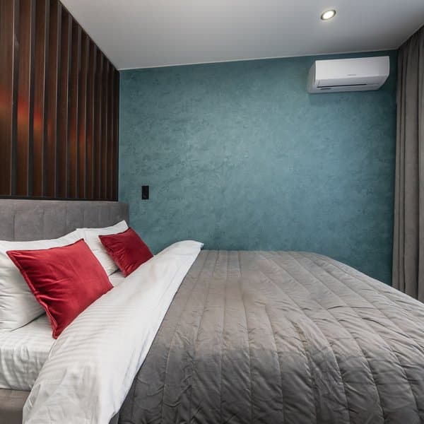 вул. Набережно-Рибальська, 27, кв. 13 (студія 2)