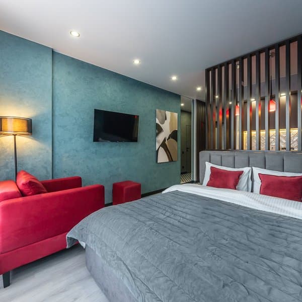 вул. Набережно-Рибальська, 27, кв. 13 (студія 2)