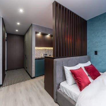 вул. Набережно-Рибальська, 27, кв. 13 (студія 2)