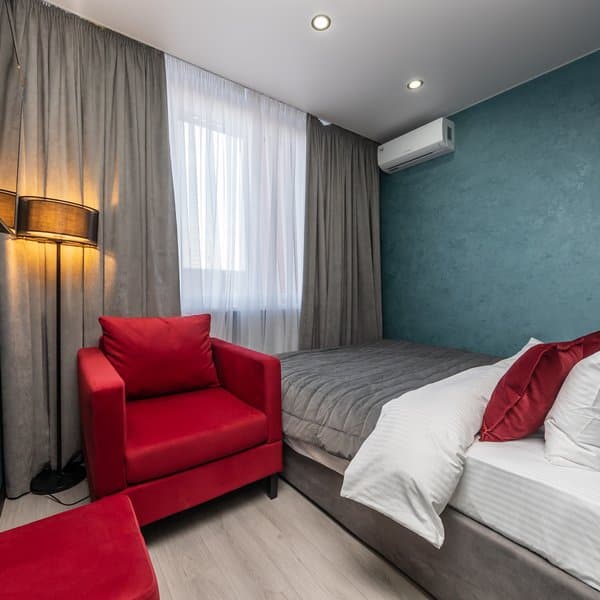 вул. Набережно-Рибальська, 27, кв. 13 (студія 3)