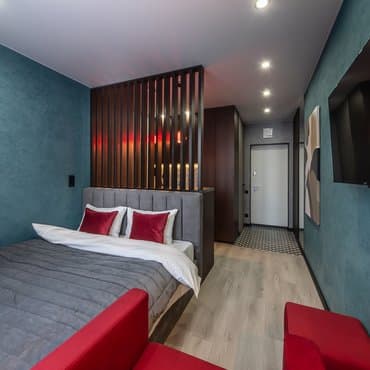 вул. Набережно-Рибальська, 27, кв. 13 (студія 3)