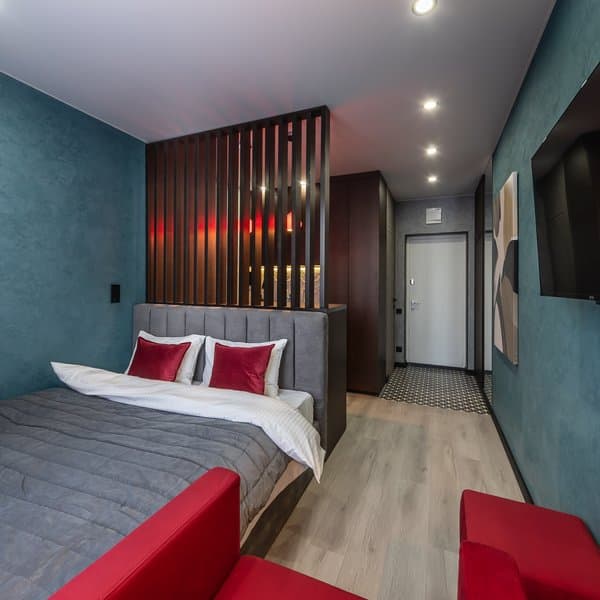 вул. Набережно-Рибальська, 27, кв. 13 (студія 3)