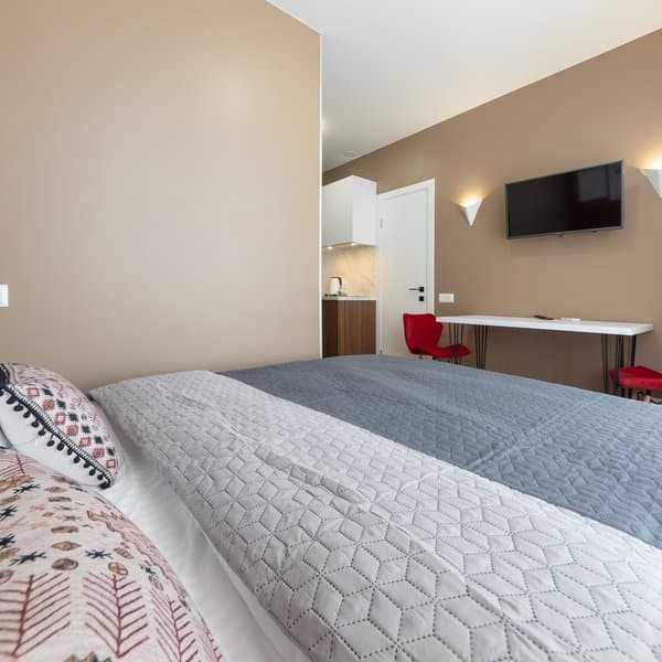 проспект Берестейський, 65В, кв. 87 (студія 2)