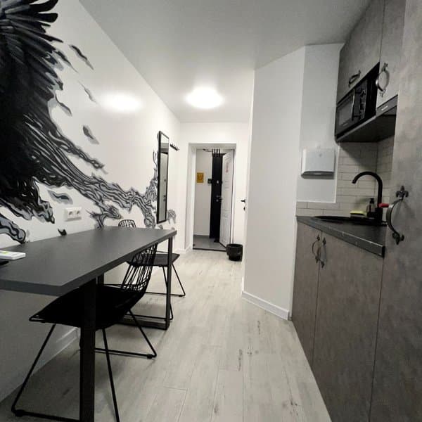 вул. Єреванська, 9, кв. 41 (студія 4)