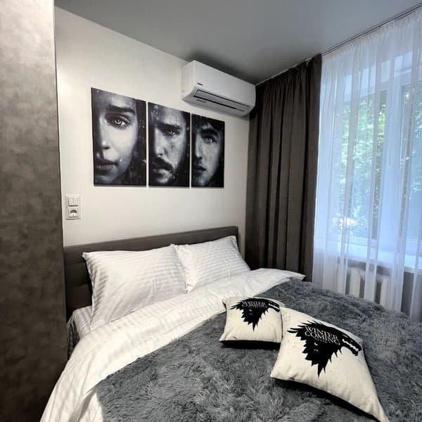 вул. Єреванська, 9, кв. 41 (студія 4)