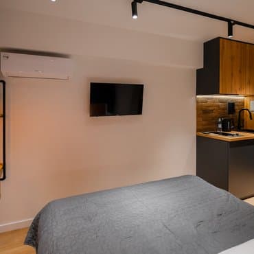 вул. Братиславська, 4, кв. 111 (студія 2)