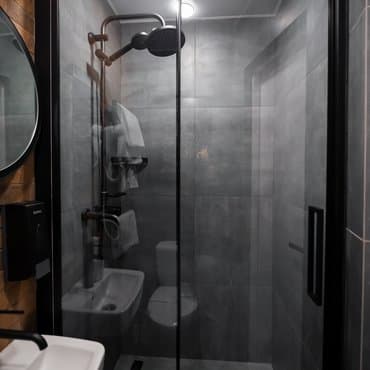 вул. Братиславська, 4, кв. 111 (студія 2)