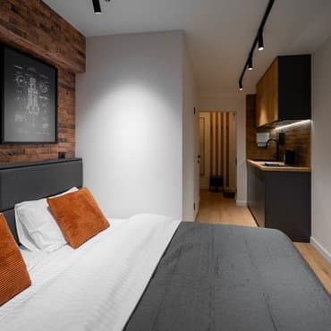 вул. Братиславська, 4, кв. 111 (студія 1)