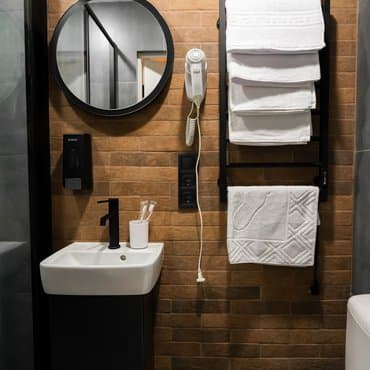 вул. Братиславська, 4, кв. 111 (студія 1)