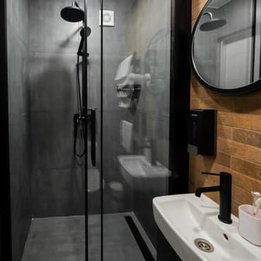 вул. Братиславська, 4, кв. 111 (студія 1)