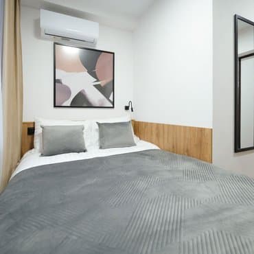 вул. Лаврська 4, кв. 161 (студія 3)