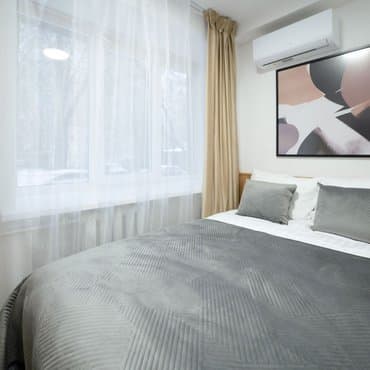 вул. Лаврська 4, кв. 161 (студія 3)