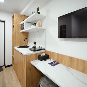 вул. Лаврська 4, кв. 161 (студія 3)