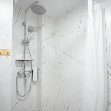 вул. Лаврська 4, кв. 161 (студія 3)