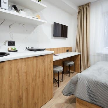 вул. Лаврська 4, кв. 161 (студія 3)