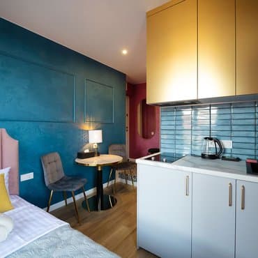 вул. Набережно-Рибальська, 27, кв. 1 (студія 2)