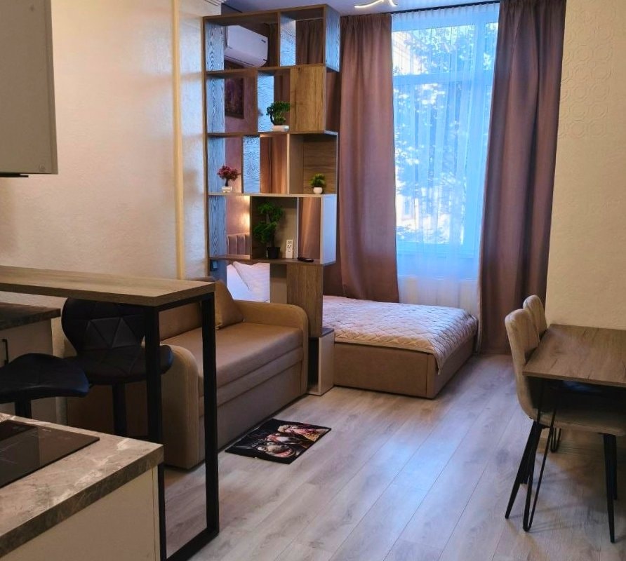 вул. Нагірна, 16, кв. 70 (студія 1)