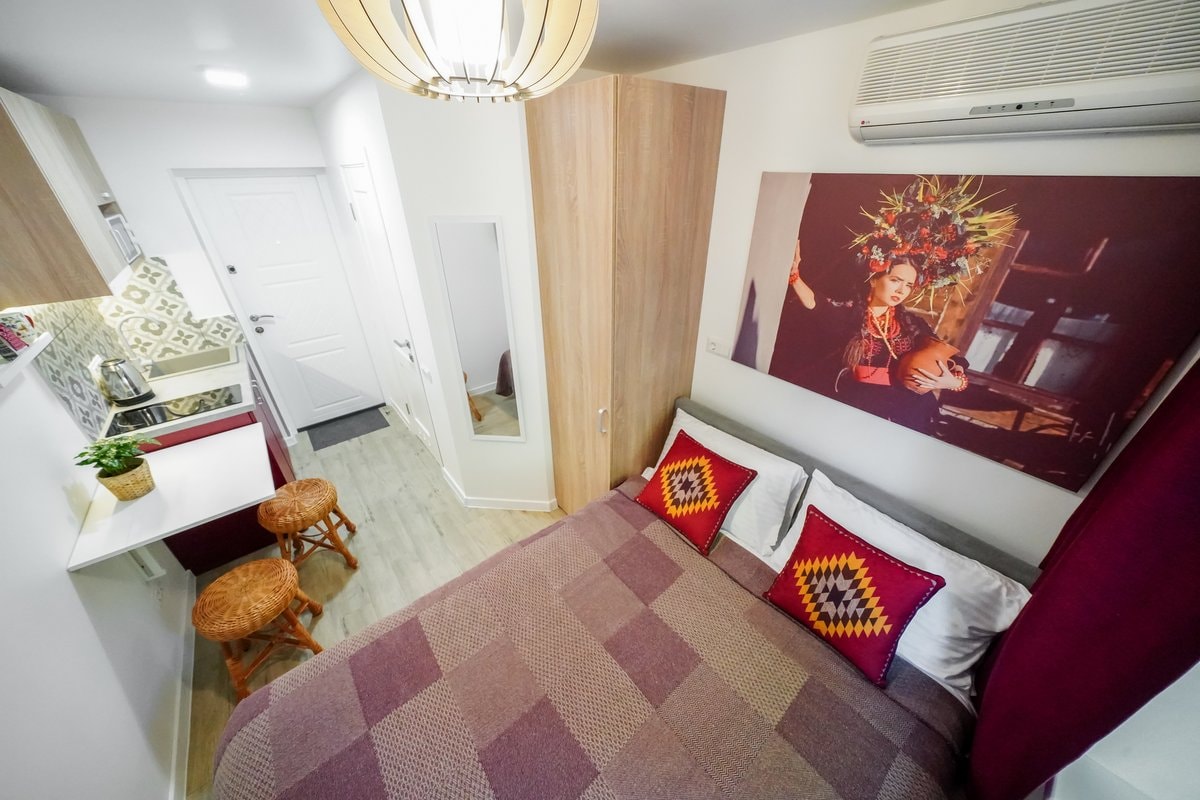 вул. Джона Маккейна, 35Б, кв.1 (студія 6)