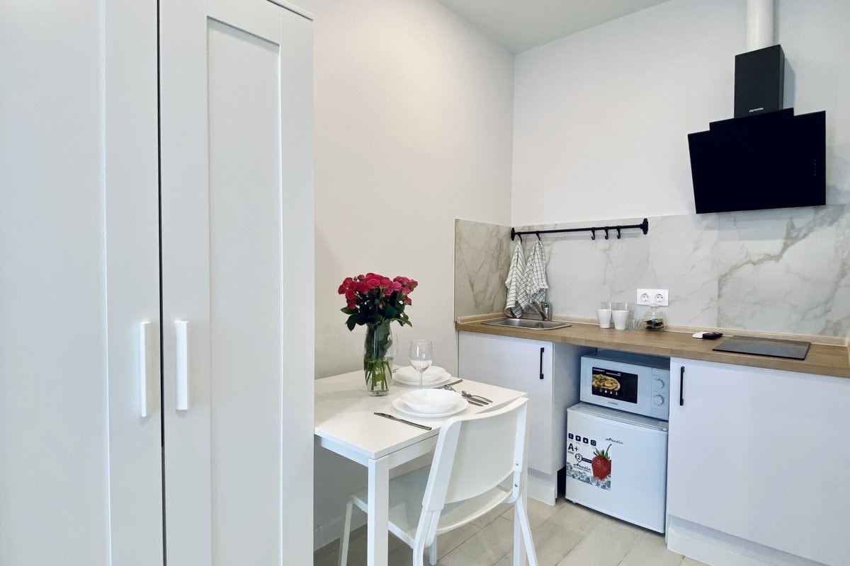 вул. Ревуцького, 40В, кв. 750 (студія 2)