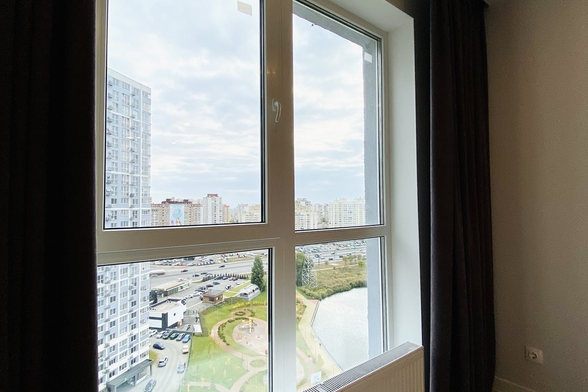 вул. Ревуцького, 40В, кв. 750 (студія 2)