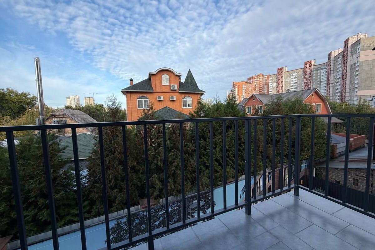 вул. Осіння 28, кв. 24